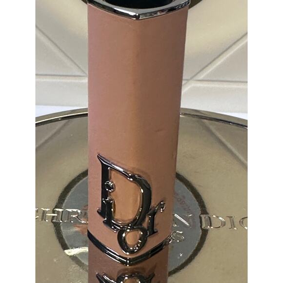 DIOR Addict Refillable Couture Lipstick Case - NO BOX -
MONTAIGNE - Picture 5 of 6